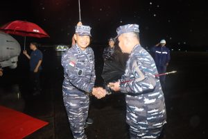 Dankodaeral VI Sambut Kedatangan Wakasal Laksdya TNI Erwin S. Aldedharma di Lanud Sultan Hasanuddin