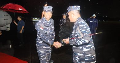 Dankodaeral VI Sambut Kedatangan Wakasal Laksdya TNI Erwin S. Aldedharma di Lanud Sultan Hasanuddin