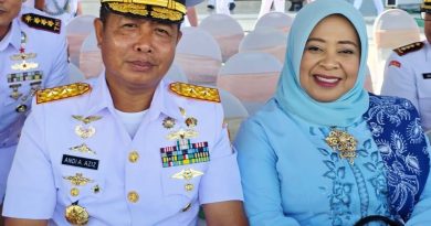 Komandan Kodaeral VI Hadiri Peringatan Hari Armada RI Tahun 2025 di Koarmada II
