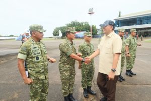 Dankodaeral VI Sambut Kedatangan dan Pengantaran Menhan RI Kunker di Sulawesi Selatan