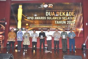 Kadispen Kodaeral VI Hadiri Acara Anugerah Penyiaran KPID Awards Tahun 2025 Prov Sulsel