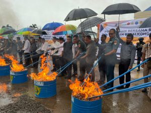 Aksi Peduli Penegakan Hukum, Kodaeral VI Laksanakan Pemusnahan Barang Ilegal Bersama DJBC Sulbagsel